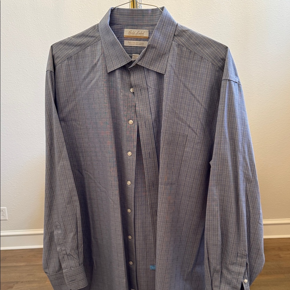 Roundtree & Yorke Gray Plaid Button Down Shirt
